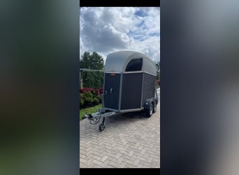 Pferdeanhänger zum direkt los fahren  Pferdeanhänger zum direkt los fahren