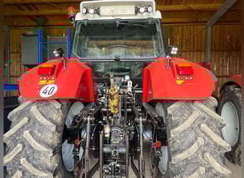 landwirtschaftlicher Traktor