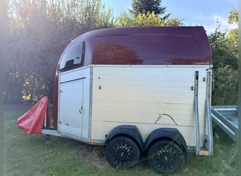 Böckmann Champion R Pferdeanhänger – Baujahr 2021 – EZ 2022 – 