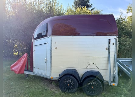 Böckmann Champion R Pferdeanhänger – Baujahr 2021 – EZ 2022 – 