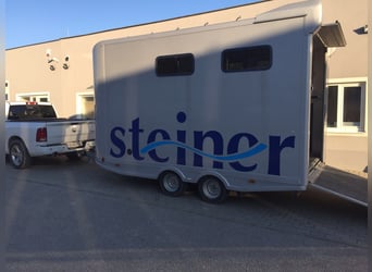 [VERKAUFT] 3-Pferdeanhänger mit Wohnkabine – top ausgestattet!