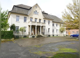 Freistehendes Gutshaus mit hochwertigen Nebengebäuden Freistehendes Gutshaus mit hochwertigen Nebengebäuden