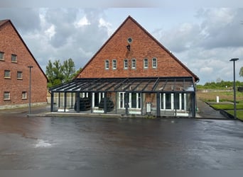 Freistehendes Gutshaus mit hochwertigen Nebengebäuden Freistehendes Gutshaus mit hochwertigen Nebengebäuden