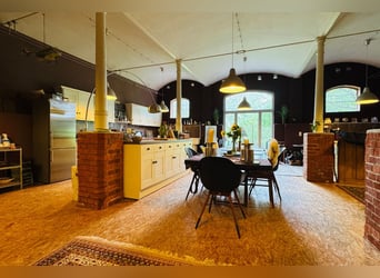 Pferdehof mit historischem Wohnensemble in der Mecklenburgischen Schweiz Pferdehof mit historischem Wohnensemble in der Mecklenburgischen Schweiz