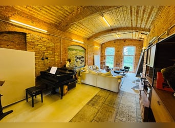 Pferdehof mit historischem Wohnensemble in der Mecklenburgischen Schweiz Pferdehof mit historischem Wohnensemble in der Mecklenburgischen Schweiz